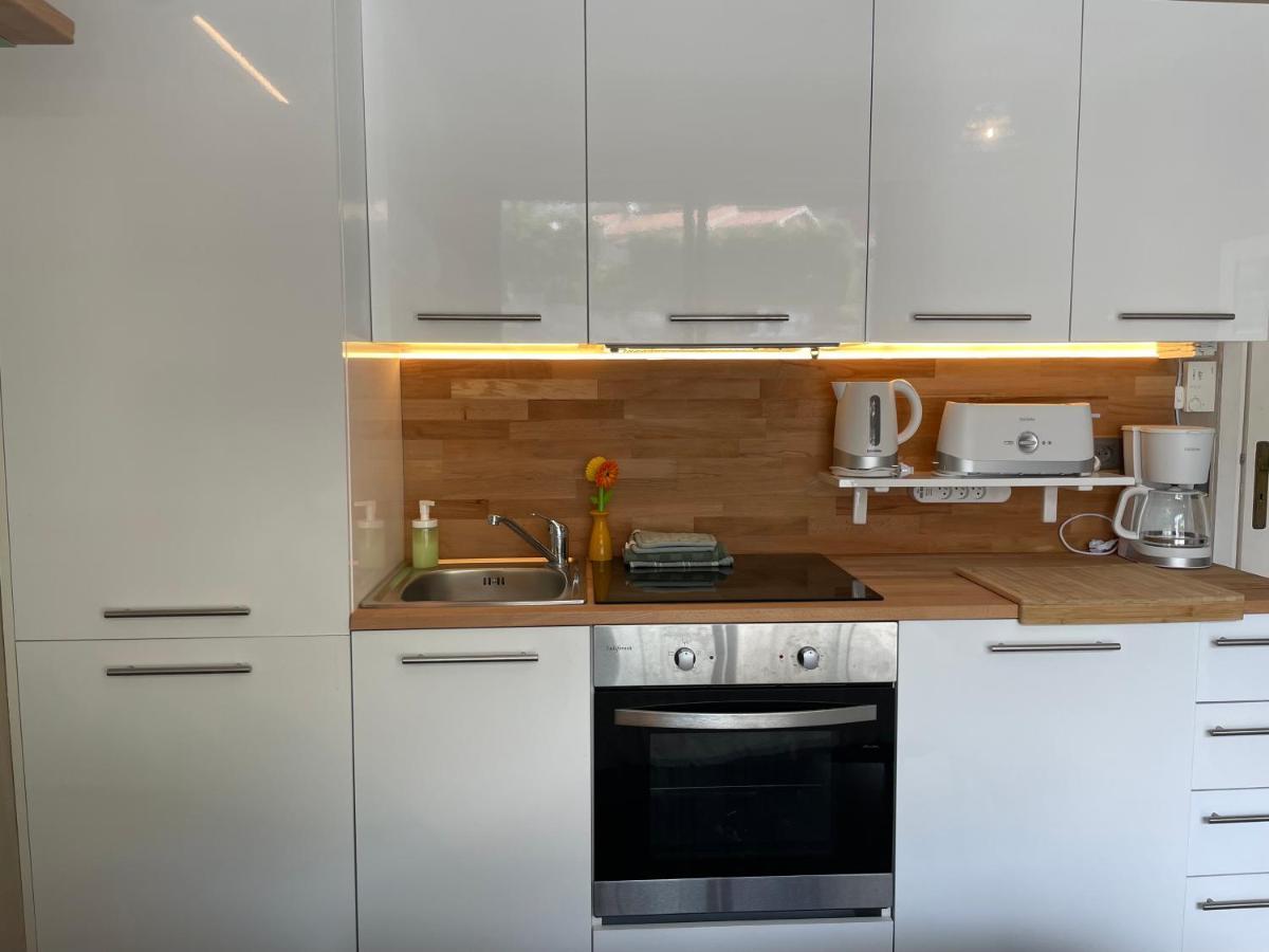 La Room: Seaside Apartment + Terrace + Parking Ментона Екстериор снимка