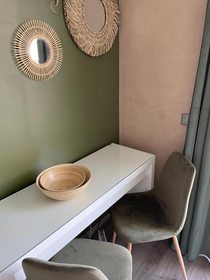 La Room: Seaside Apartment + Terrace + Parking Ментона Екстериор снимка