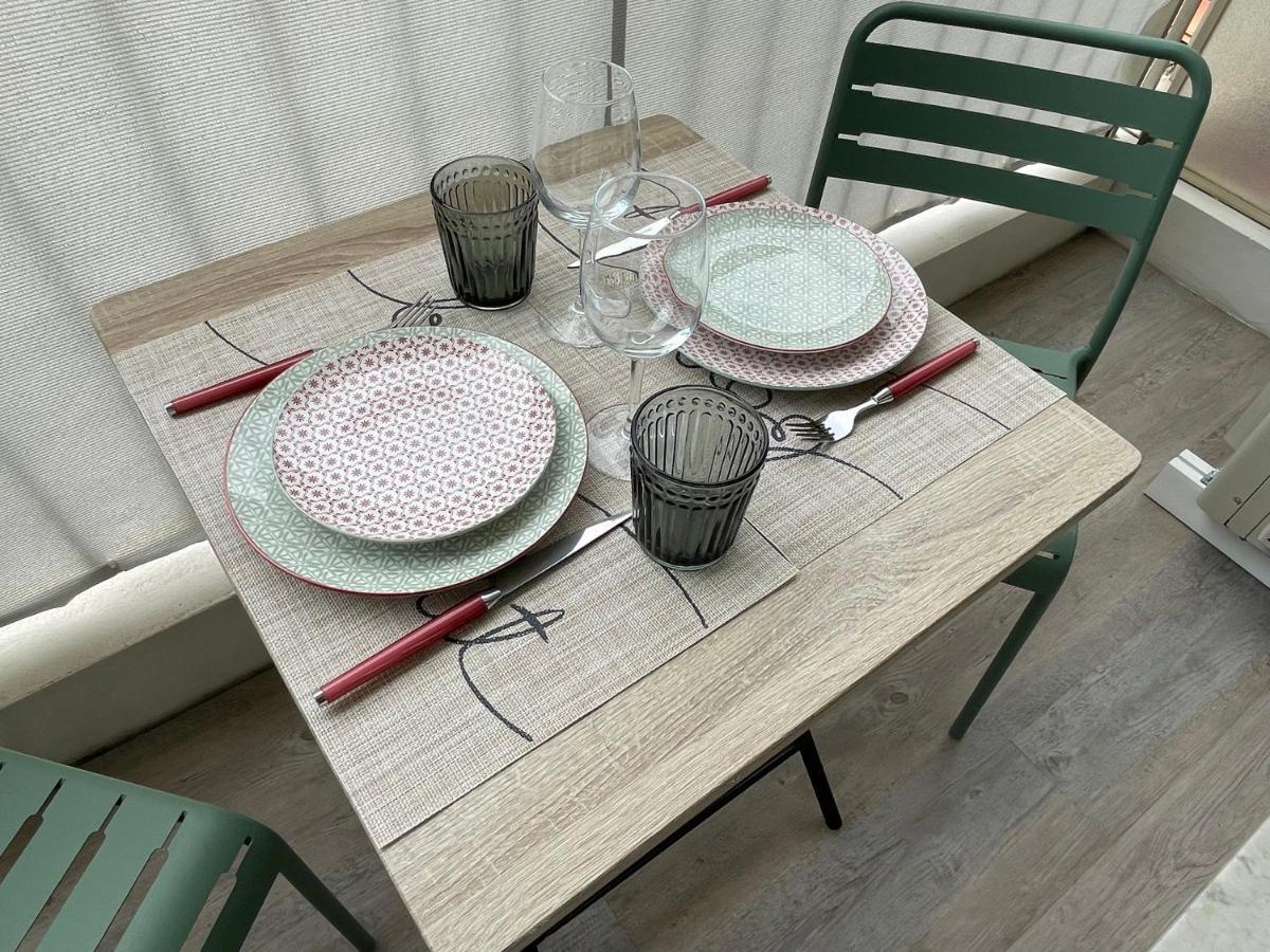 La Room: Seaside Apartment + Terrace + Parking Ментона Екстериор снимка
